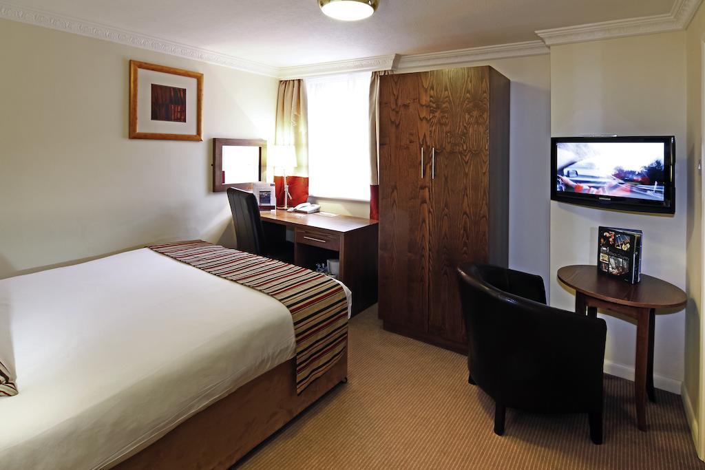 Wolverhampton Goldthorn Hotel Buitenkant foto