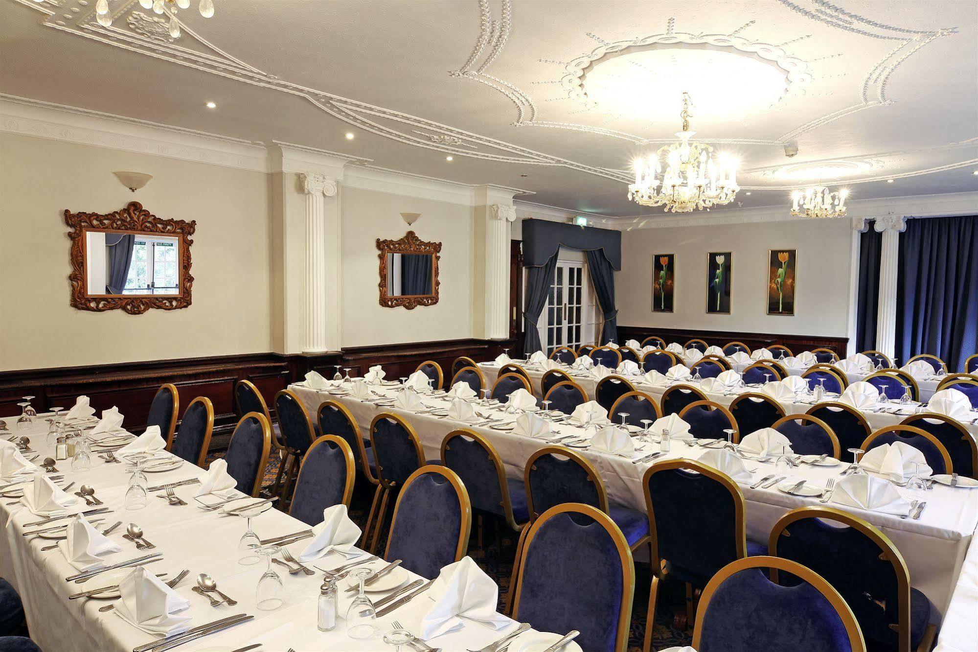 Wolverhampton Goldthorn Hotel Buitenkant foto