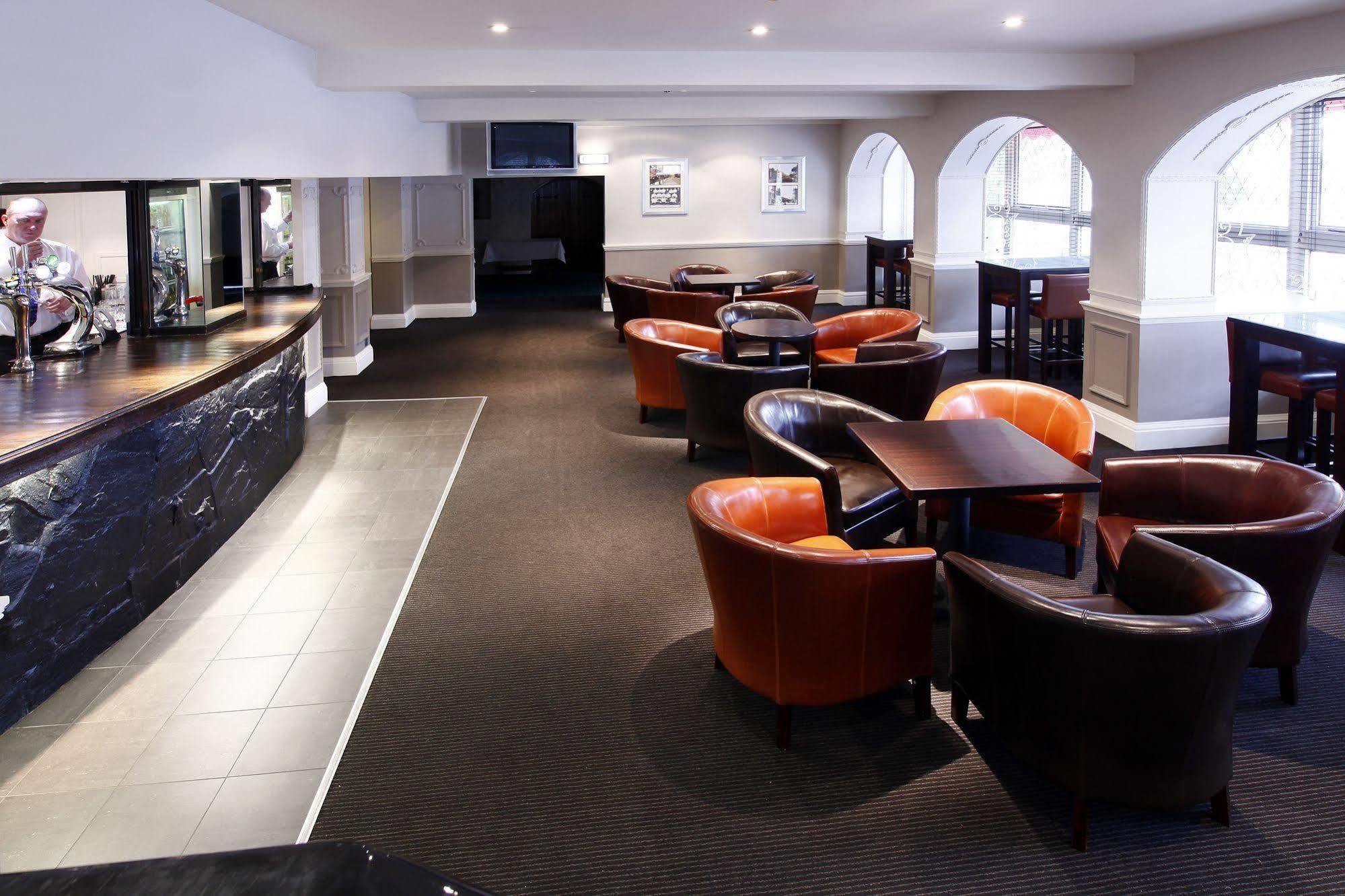 Wolverhampton Goldthorn Hotel Buitenkant foto