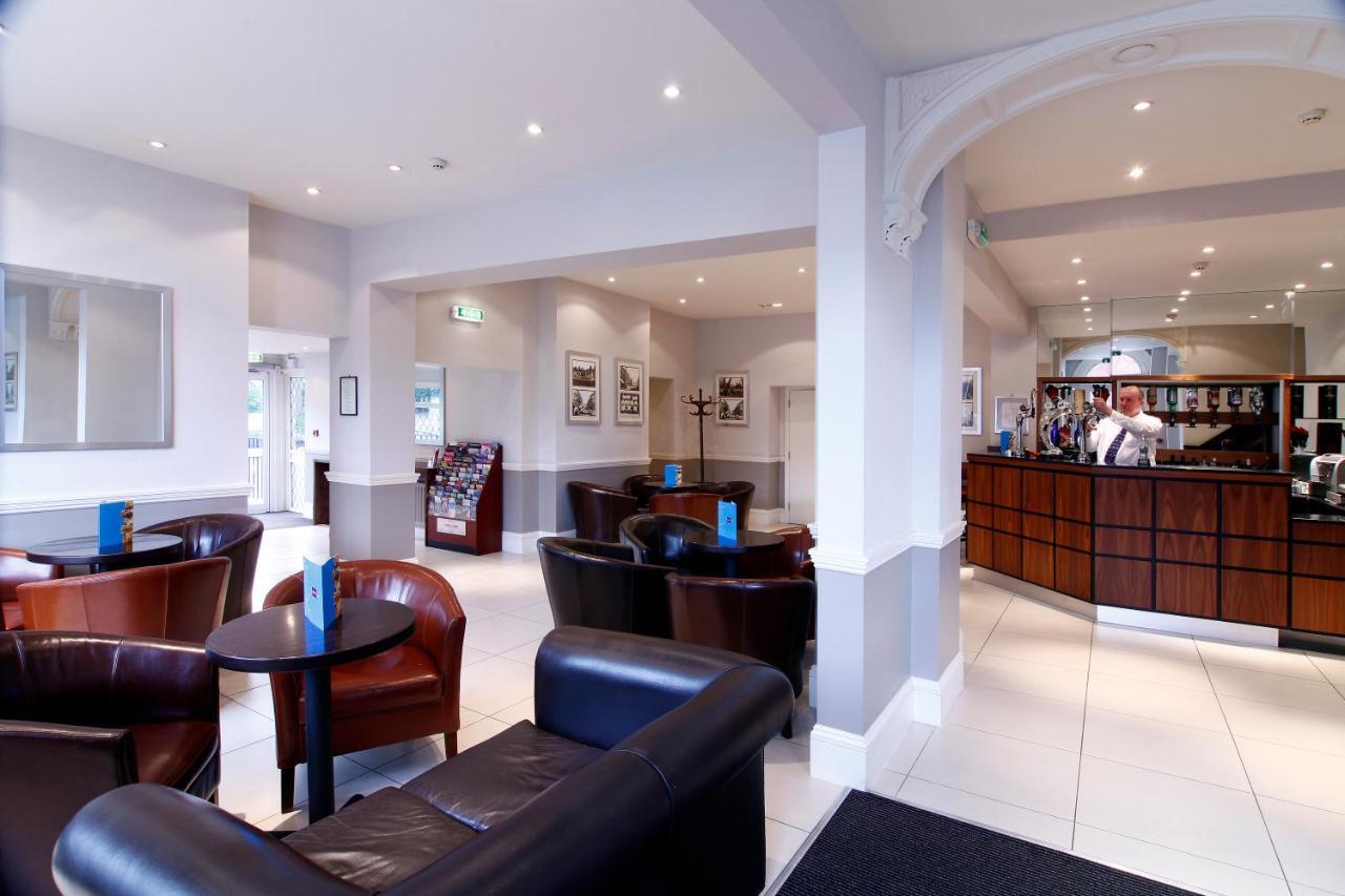 Wolverhampton Goldthorn Hotel Buitenkant foto
